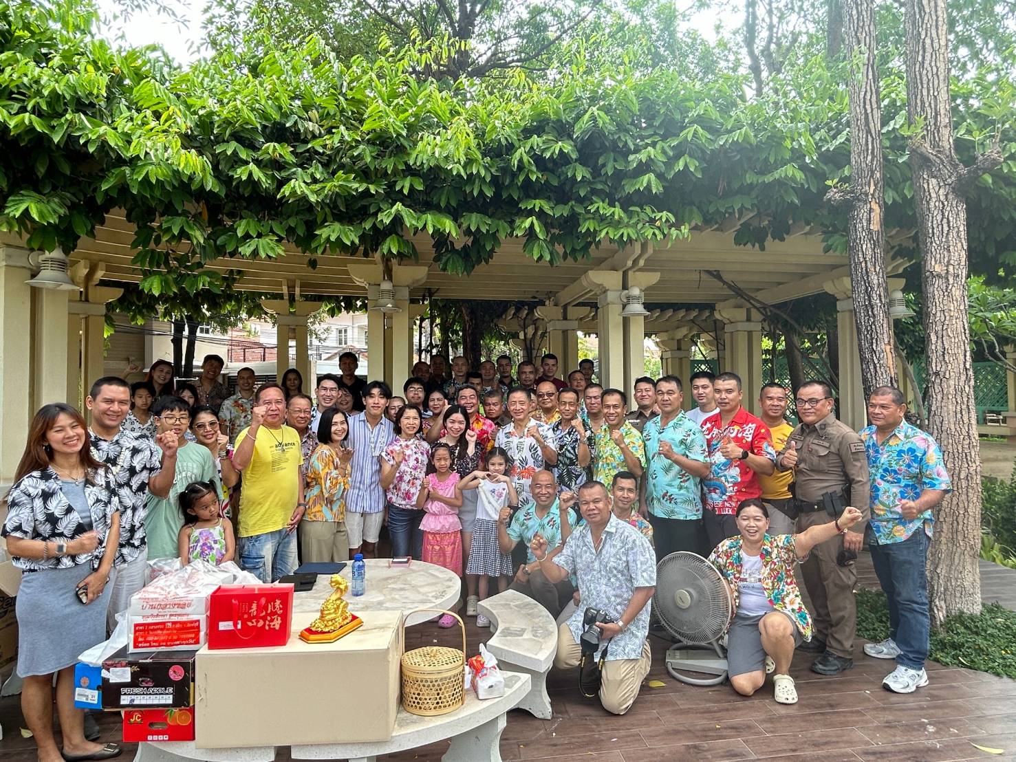 พ.ต.ท.สวภณ คะอังกุ สวป.สน.หัวหมาก เข้ากราบสวัสดีปีใหม่ไทย พล.ต.ท.นิทัศน์ ลิ้มศิริพันธ์ อดีต ผบช.ตำรวจท่องเที่ยว